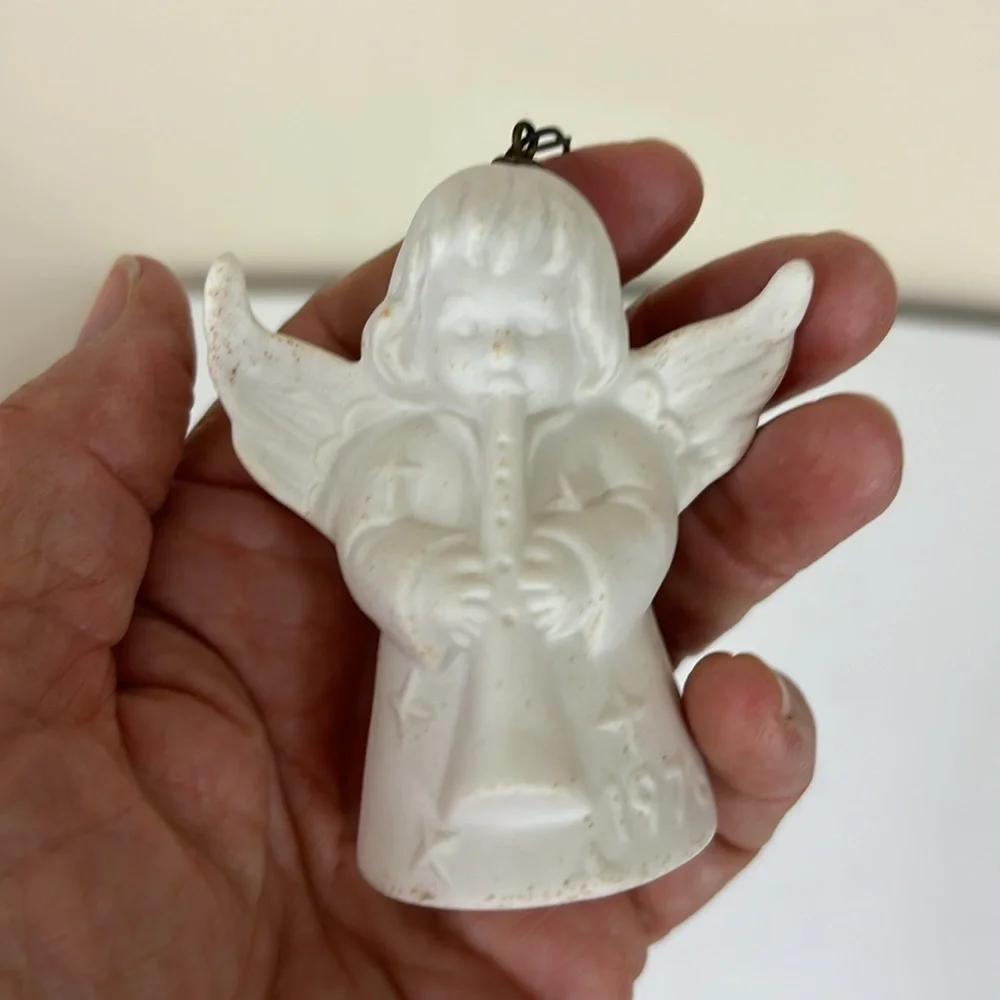 Vintage Goebel White Annual Angel Christmas Bell Ornament 1976 TMK-5